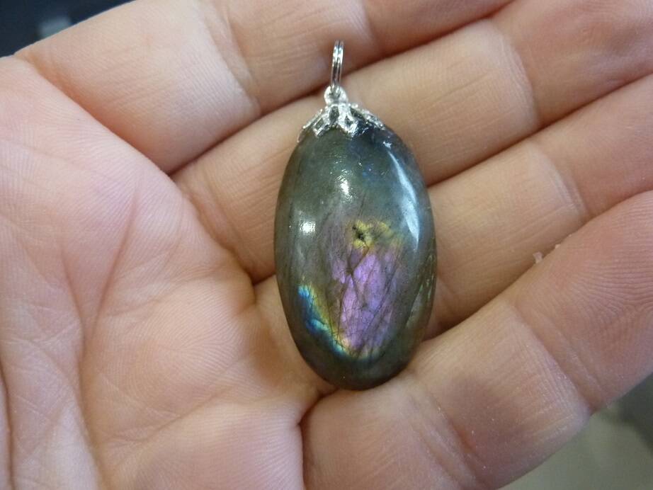 Pendentif Labradorite violette Rare ! Poids 8,8 gr ref 3574