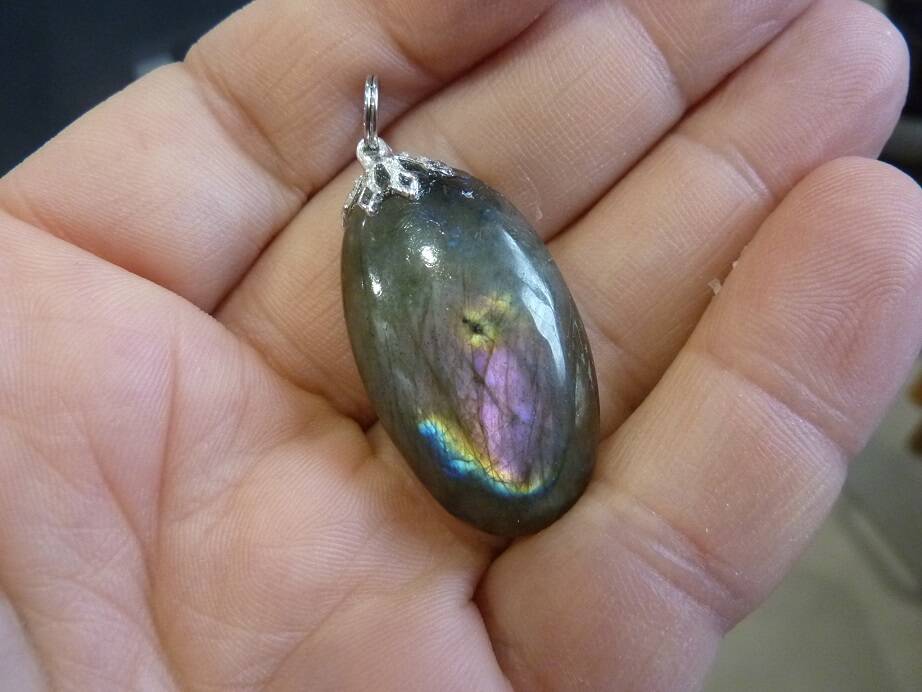 Pendentif Labradorite violette Rare ! Poids 8,8 gr ref 3574