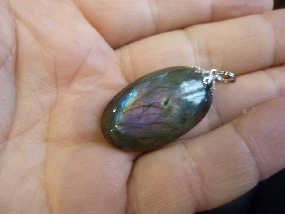 Pendentif Labradorite violette Rare ! Poids 8,8 gr ref 3574