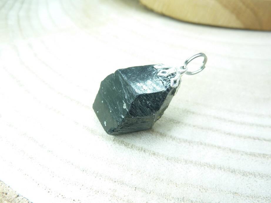 Pendentif tourmaline noire ref 1303