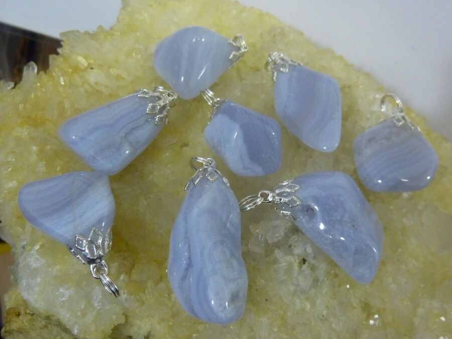 PENDENTIF CALCEDOINE BLEUE vendu à l'unité