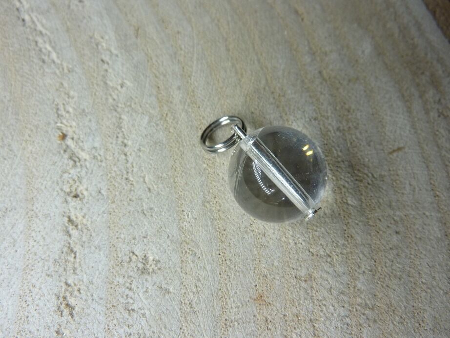 Pendentif en quartz cristal de roche et argent plaqué