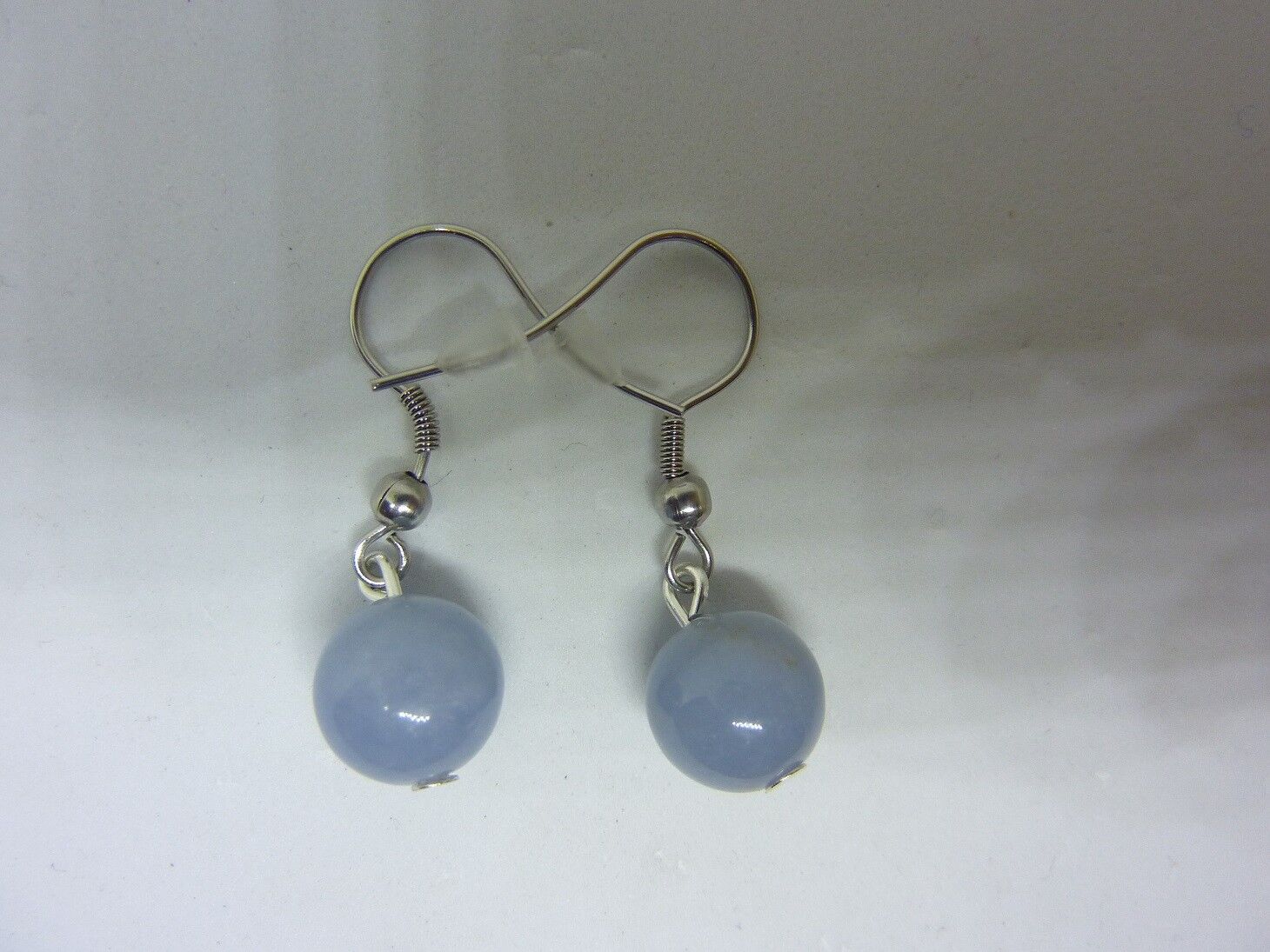 OUCLES D'OREILLES ANGELITE (anhydrite) PERLES 10 MM
