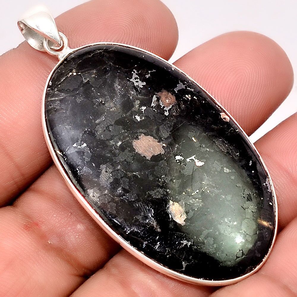 Pendentif Nuummite Véritable monture argent 925 Rare ref 0852