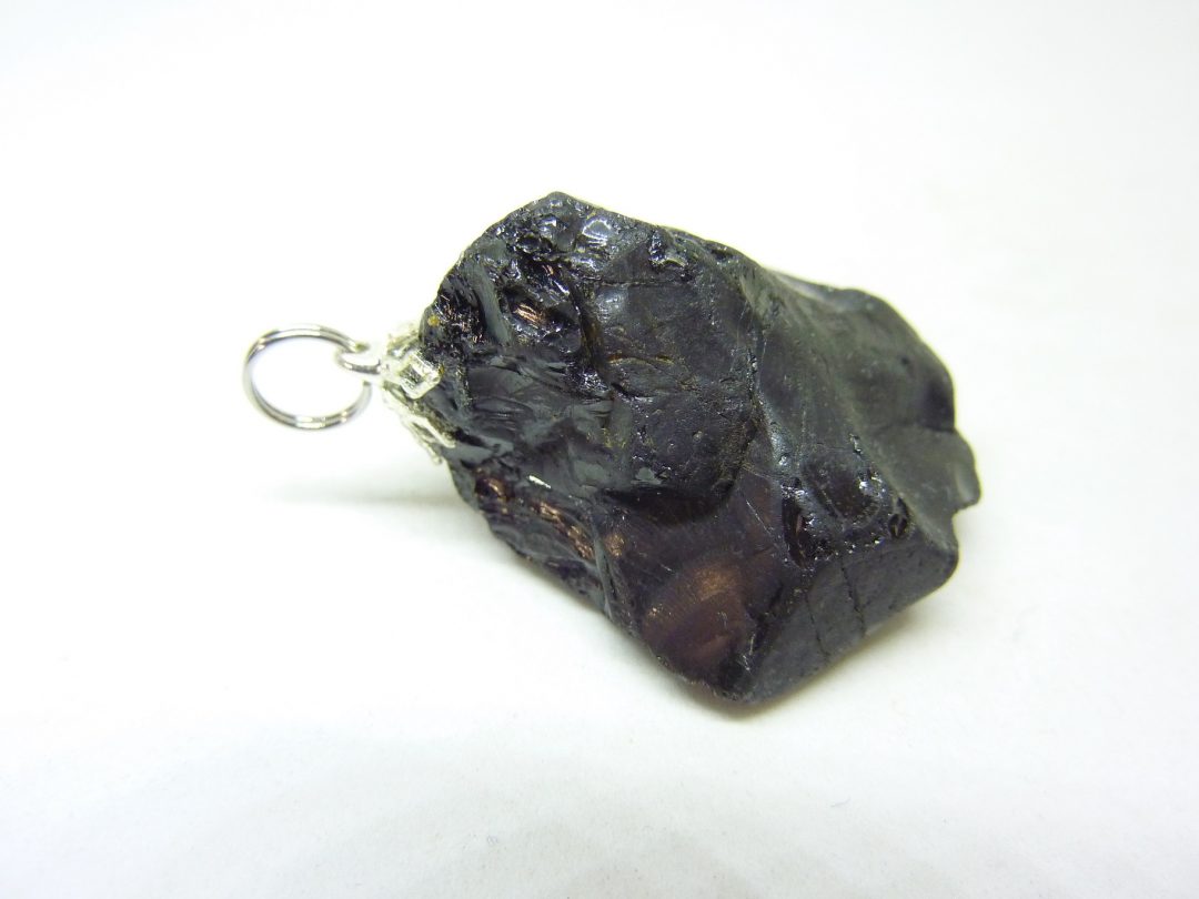 PENDENTIF PROTECTION SPINELLE NOIRE 30,6 gr Ref 9902