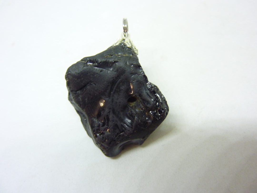 PENDENTIF PROTECTION SPINELLE NOIRE 30,6 gr Ref 9902