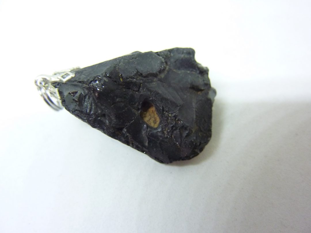 PENDENTIF PROTECTION SPINELLE NOIRE 19,4 gr Ref 8445