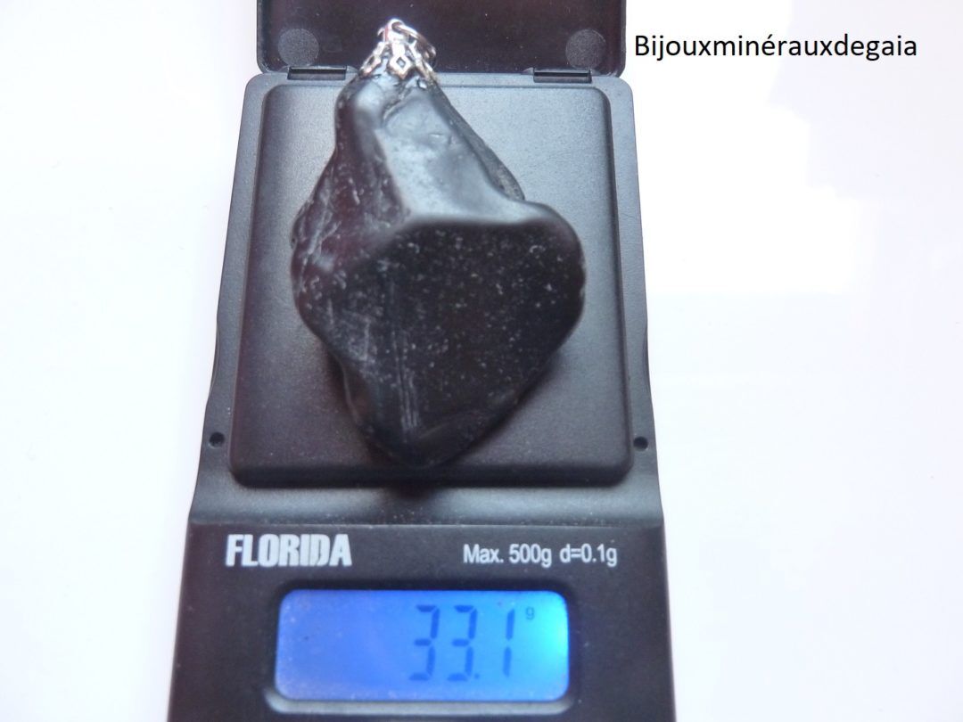 PENDENTIF PROTECTION SPINELLE NOIRE 33,1 gr rare! ref 6146