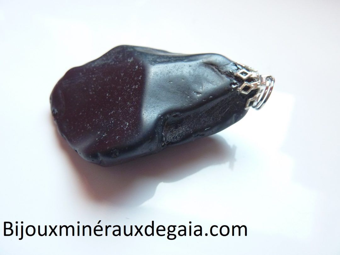 PENDENTIF PROTECTION SPINELLE NOIRE gr rare! ref 6146