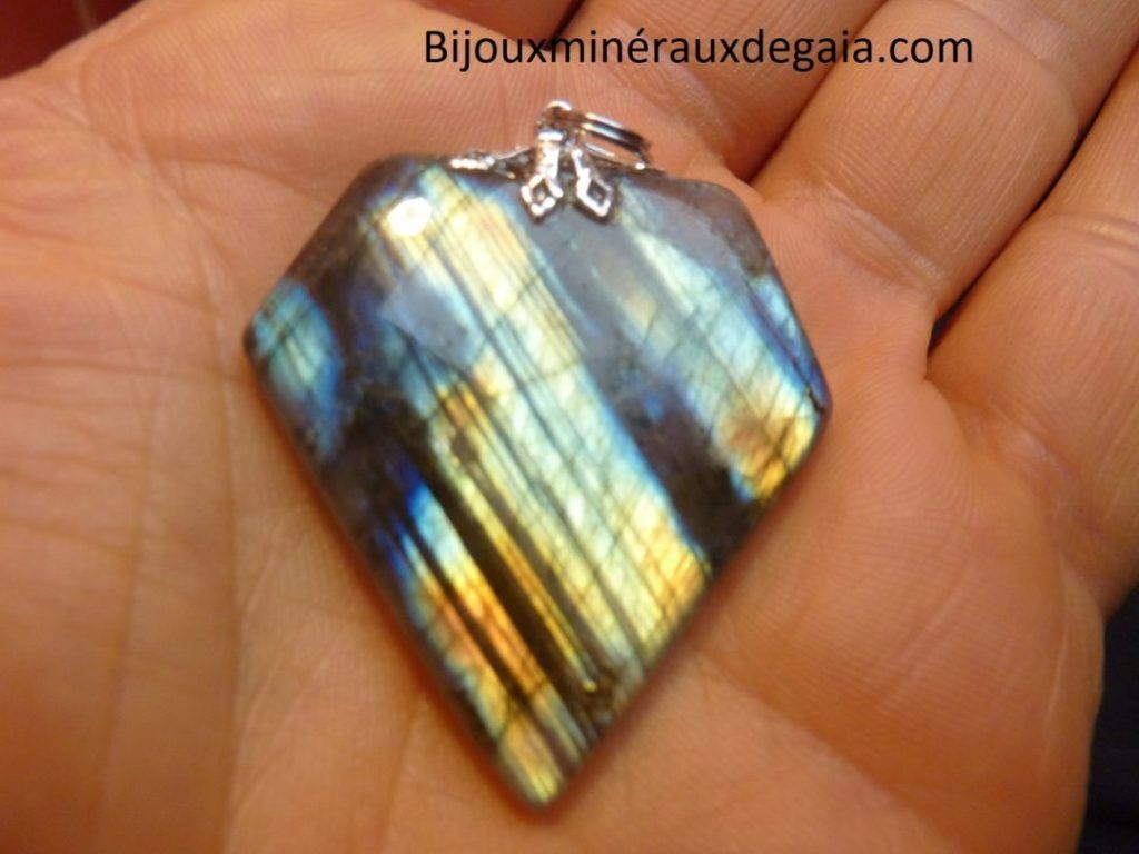 Pendentif Labradorite Poids 12,2 gr ref 4732