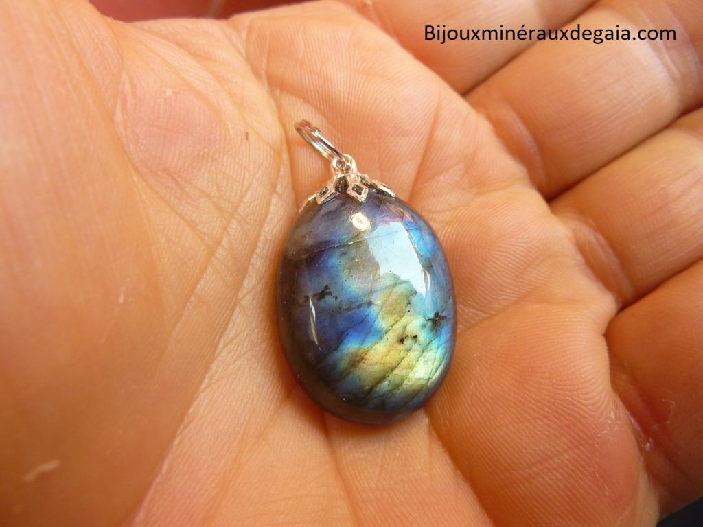 Pendentif Labradorite Poids 7,4 gr ref 6955