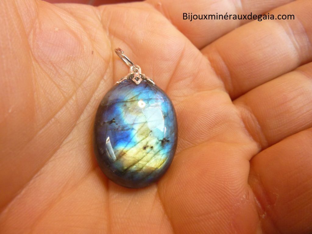 Pendentif Labradorite Poids 7,4 gr ref 6955