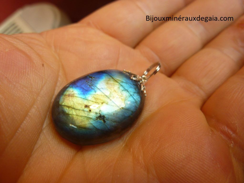 Pendentif Labradorite Poids 7,4 gr ref 6955