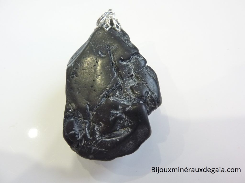 Pendentif Spinelle noir 48 gr ultra rare ref 2971
