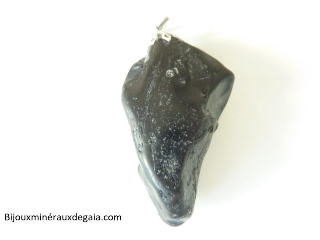 Pendentif Spinelle noir 37,3 gr ultra rare ref 4910