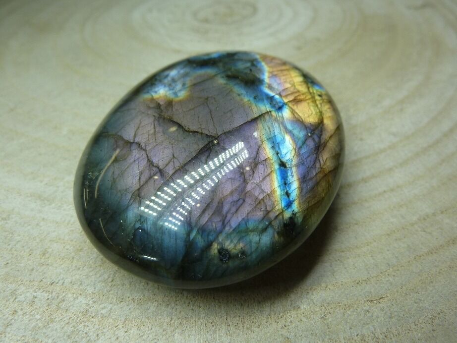 Galet Labradorite violet 75,7 g réf 7260