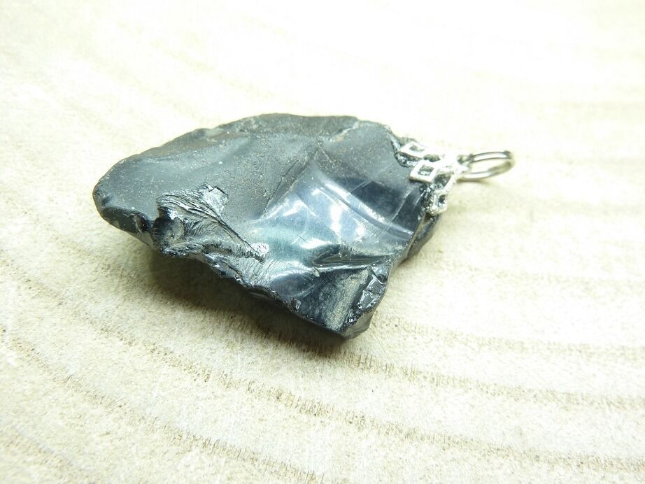 Pendentif Spinelle noir 9,7 gr ultra rare ref 1014