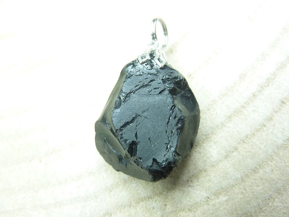 Pendentif Spinelle noir 10,8 gr ultra rare ref 3927