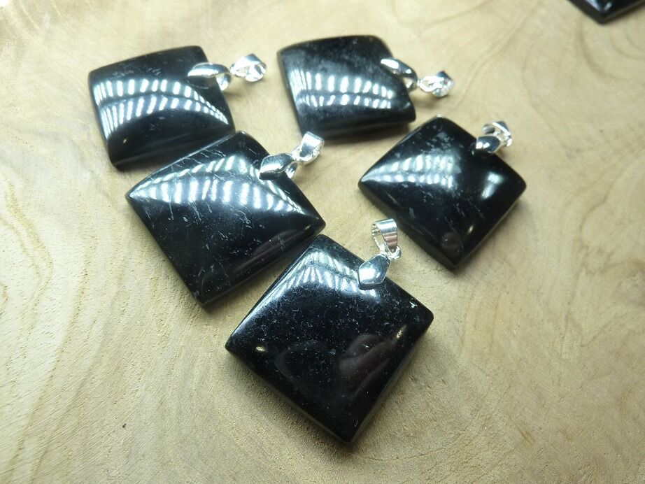 Pendentif tourmaline noire ref 1603 à l'unité