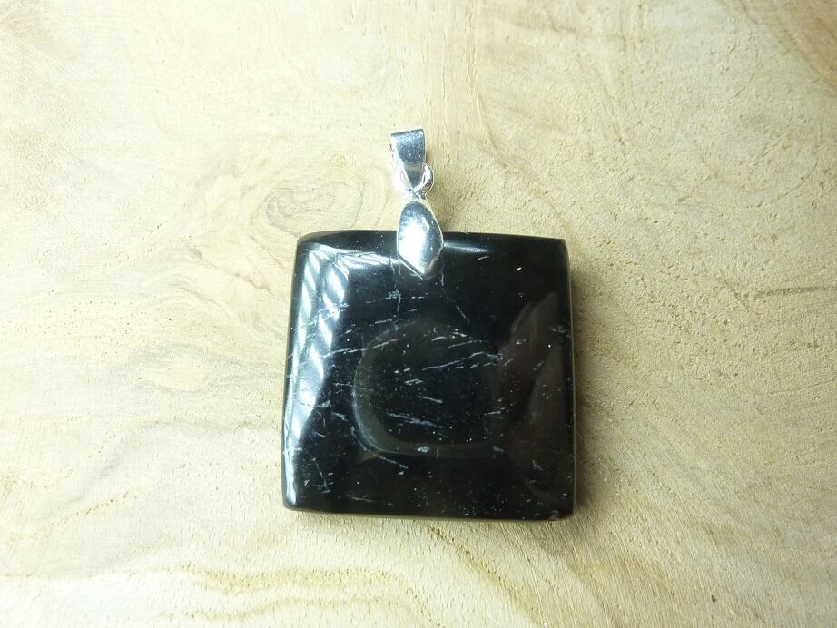 Pendentif tourmaline noire ref 1603 à l'unité