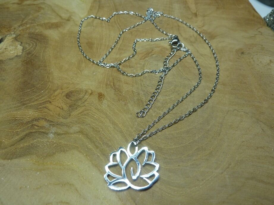 Pendentif Yoga fleur de Lotus ref argent