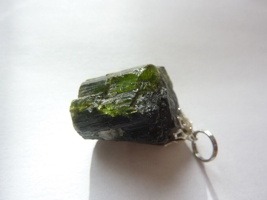 Pendentif tourmaline verte-noire Ultra Rare GG 0403