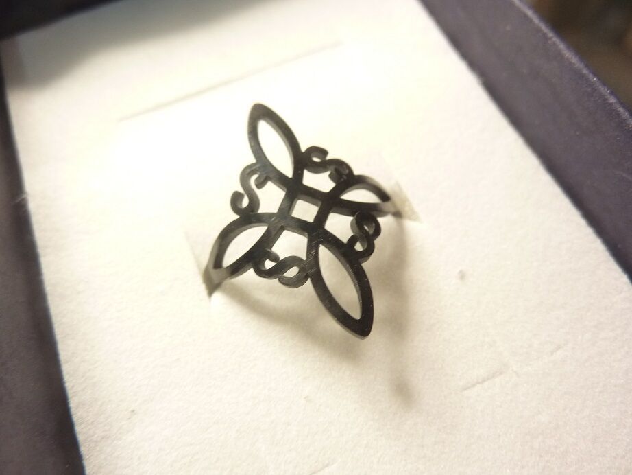 Bague Nœud de sorcière (Wiccan) noir ref 01