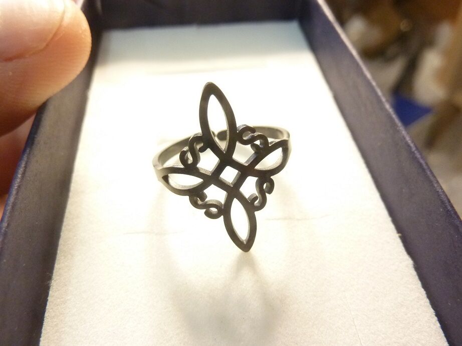 Bague Nœud de sorcière (Wiccan) noir ref 01