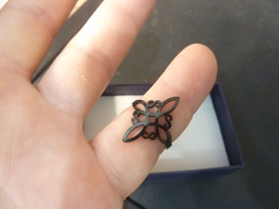Bague ajustable Nœud de sorcière (Wiccan) noir ref 01 – Image 3