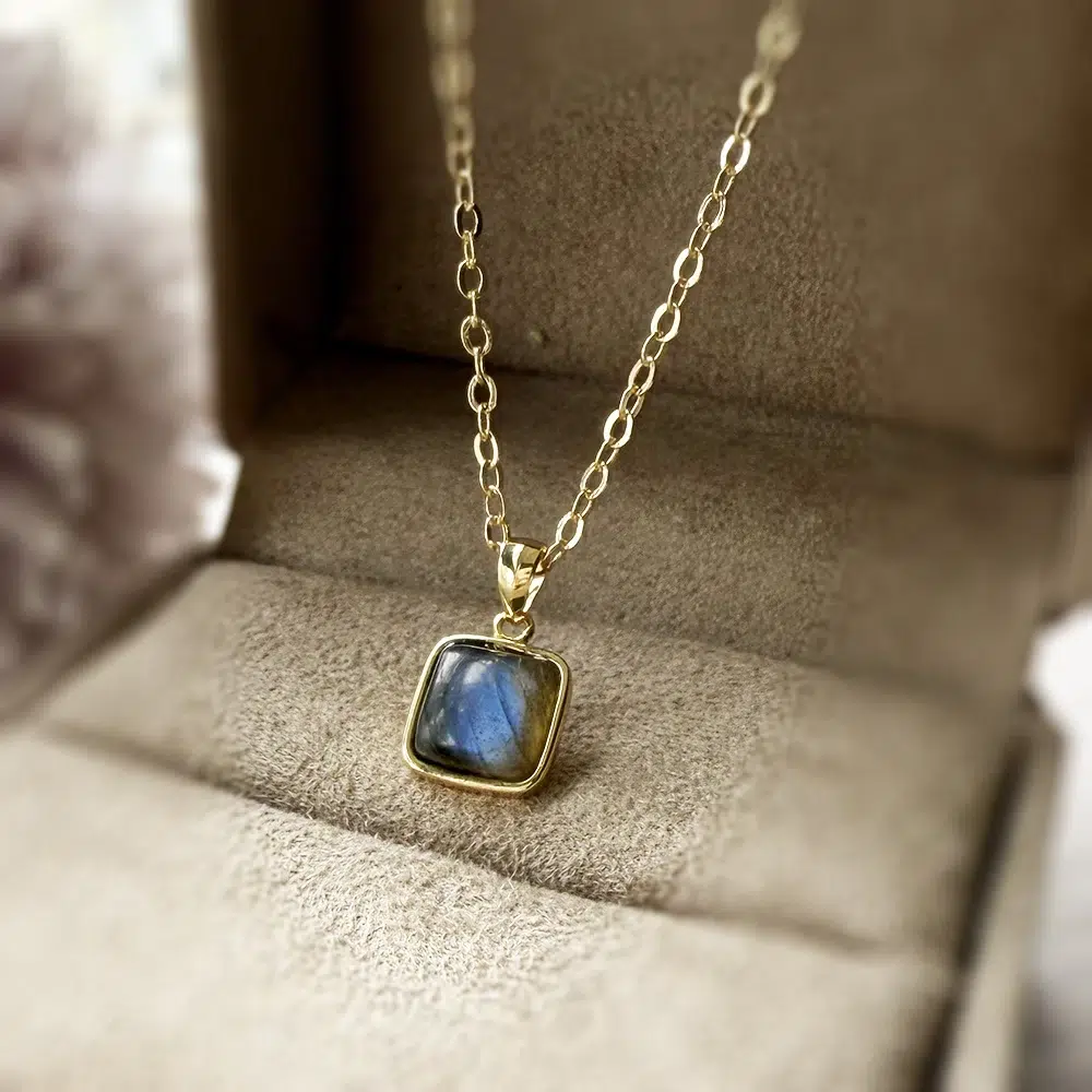 Collier pendentif Labradorite + chaine acier inoxydable 50 cm ref or