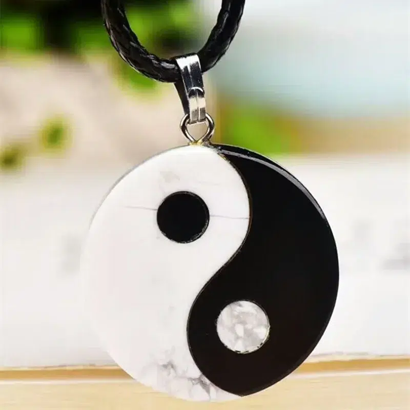 Pendentif Yin-Yang en Howlite-Obsidienne Noire