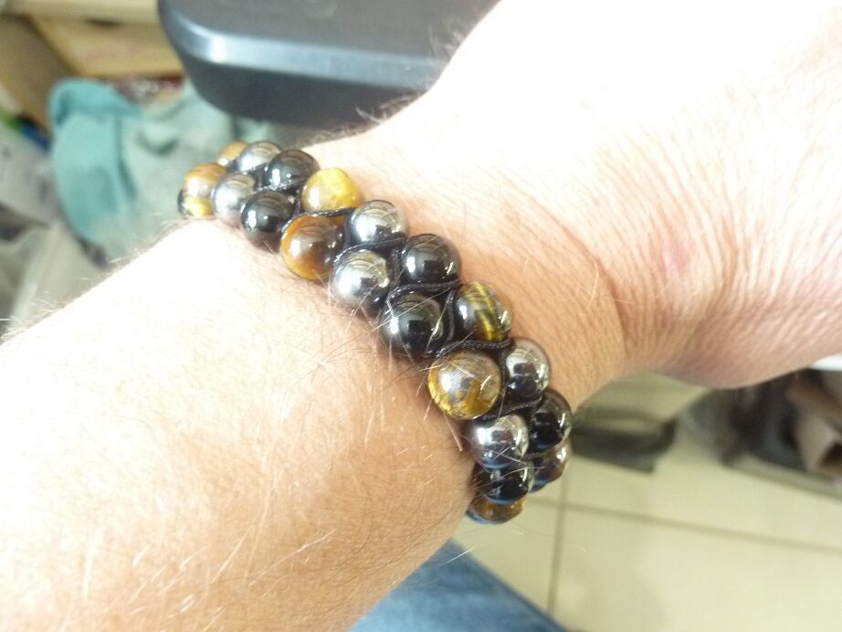 Bracelet réglable Oeil de tigre-obsidienne noire-hématite-perles 8mm Bracelet réglable Oeil de tigre-obsidienne noire-hématite-perles 8mm