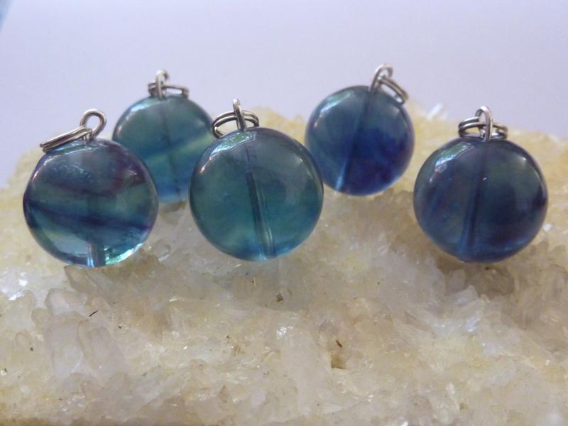 Pendentif en pierres naturelles fluorite bleu verte perle ronde 16mm