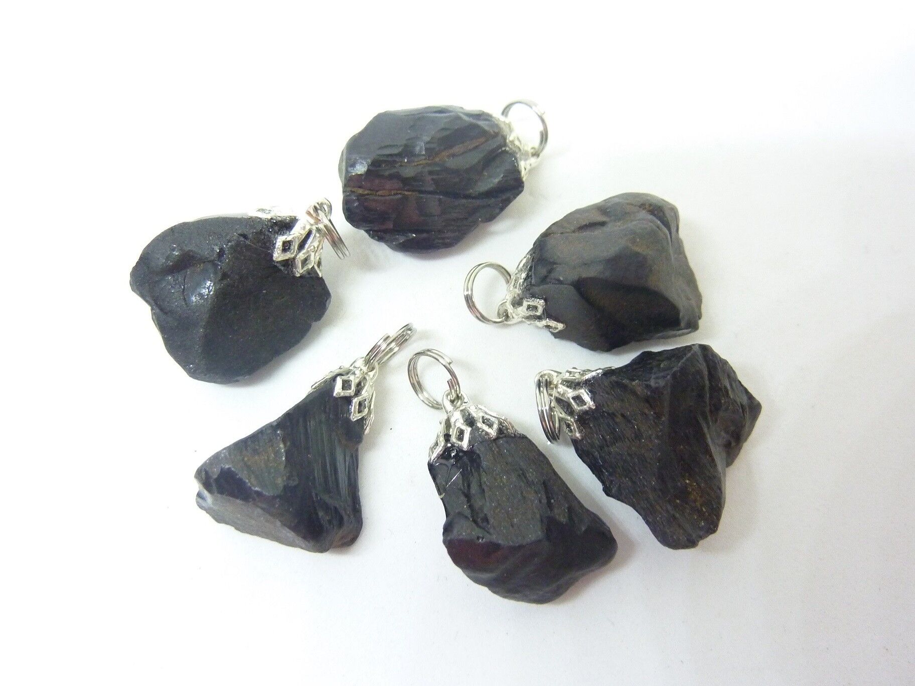 Pendentif puissante protection en spinelle noir a l'unité RARE – Image 2