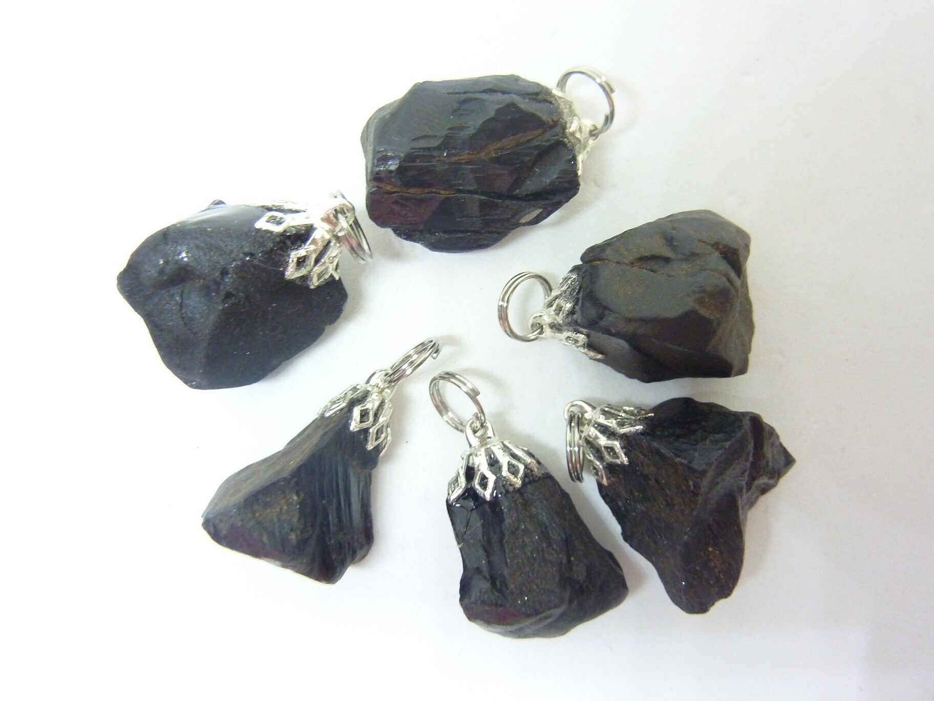 Pendentif puissante protection en spinelle noir a l'unité RARE – Image 4