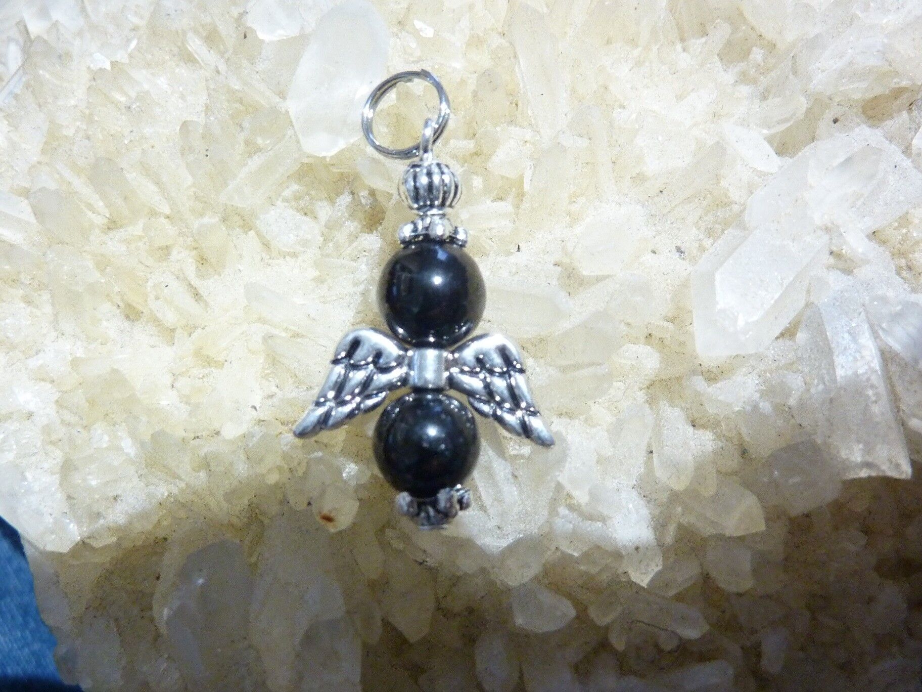 Pendentif protection ange Jais Charbon fossile