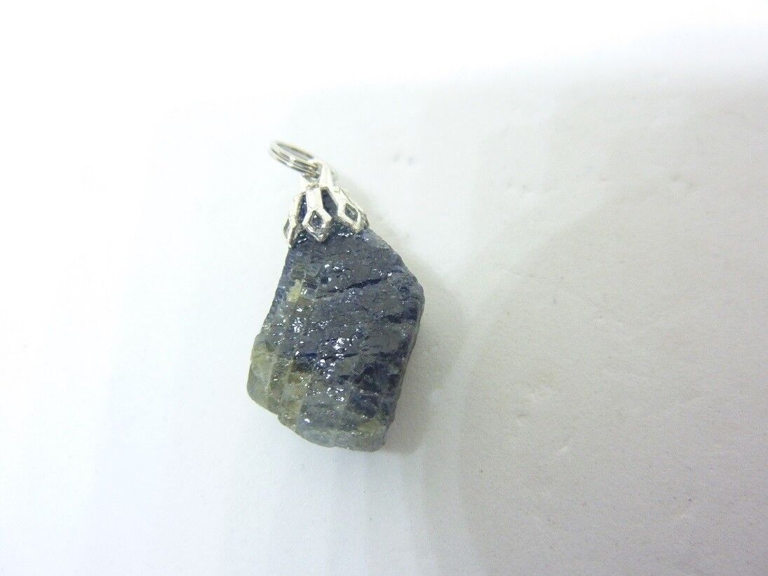 Pendentif Saphir brut 5,9 gr ref 0347