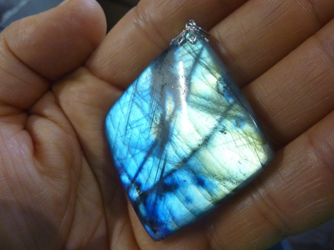 PENDENTIF PROTECTION LABRADORITE REF 1136