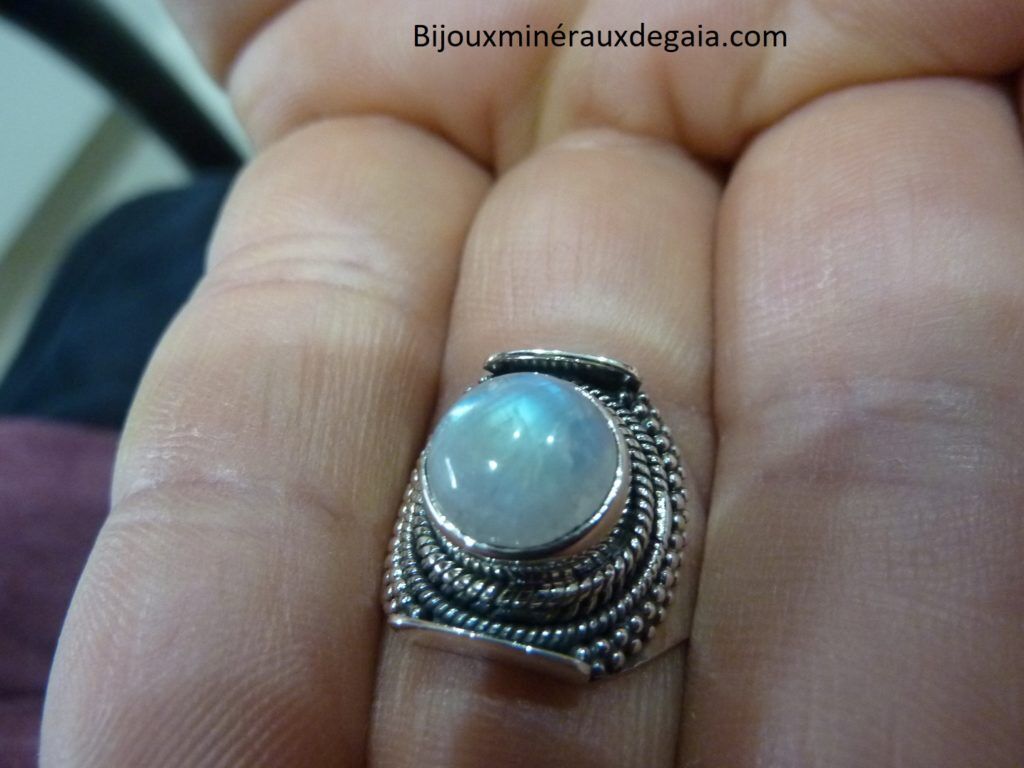 BAGUE PIERRE DE LUNE MONTURE EN ARGENT 925.TAILLE 56 1/2 REF 6814
