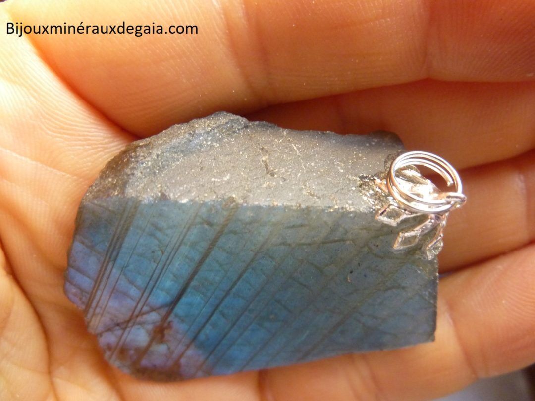 PENDENTIF LABRADORITE Poids 40,3 gr REF 7494