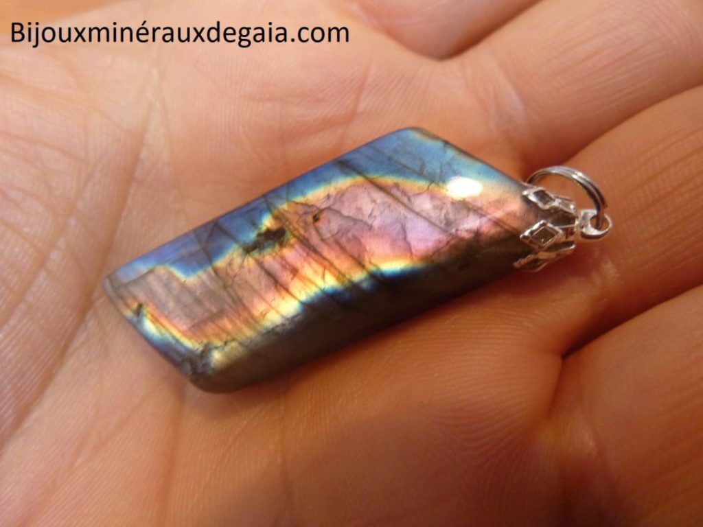 Pendentif Labradorite violette Rare ! Poids 9,7 gr ref 2489