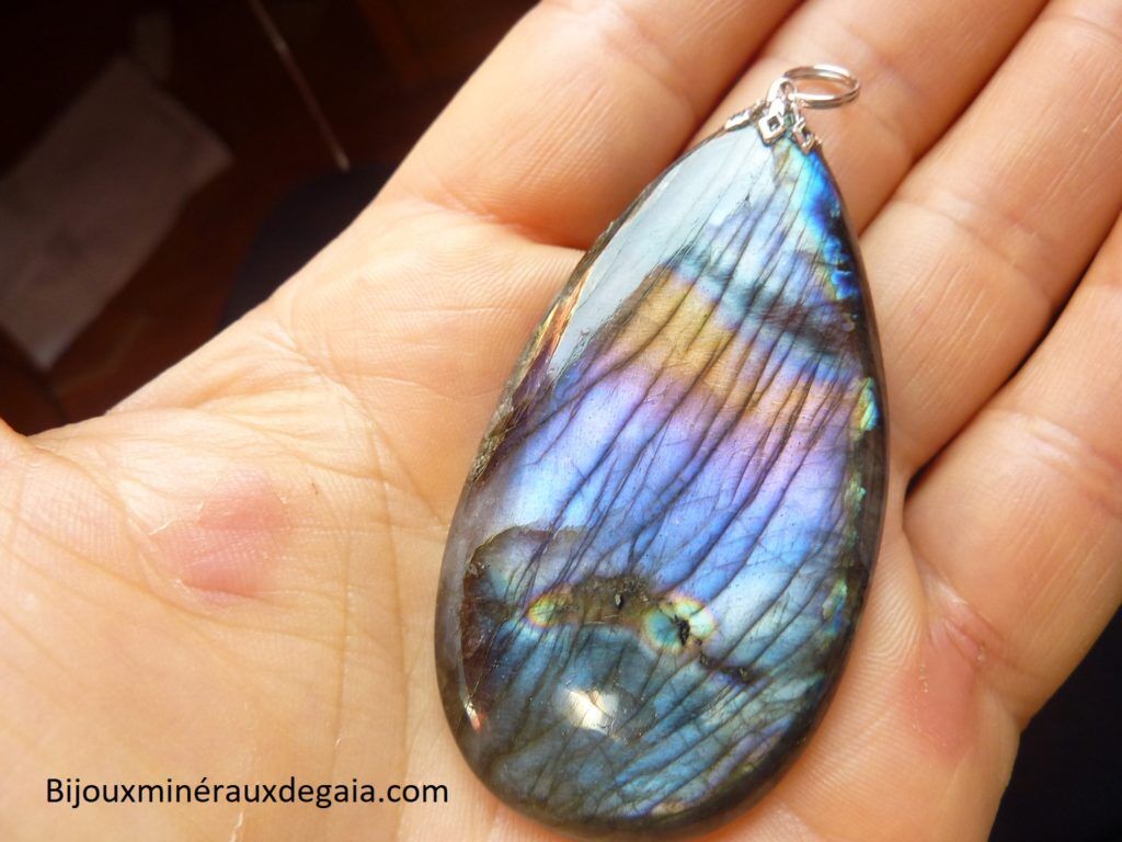 Pendentif Labradorite violette Rare ! Poids 31,6 gr ref 2384