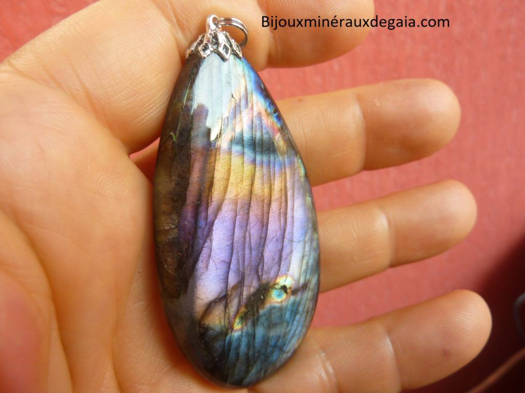 Pendentif Labradorite violette Rare ! Poids 31,6 gr ref 2384