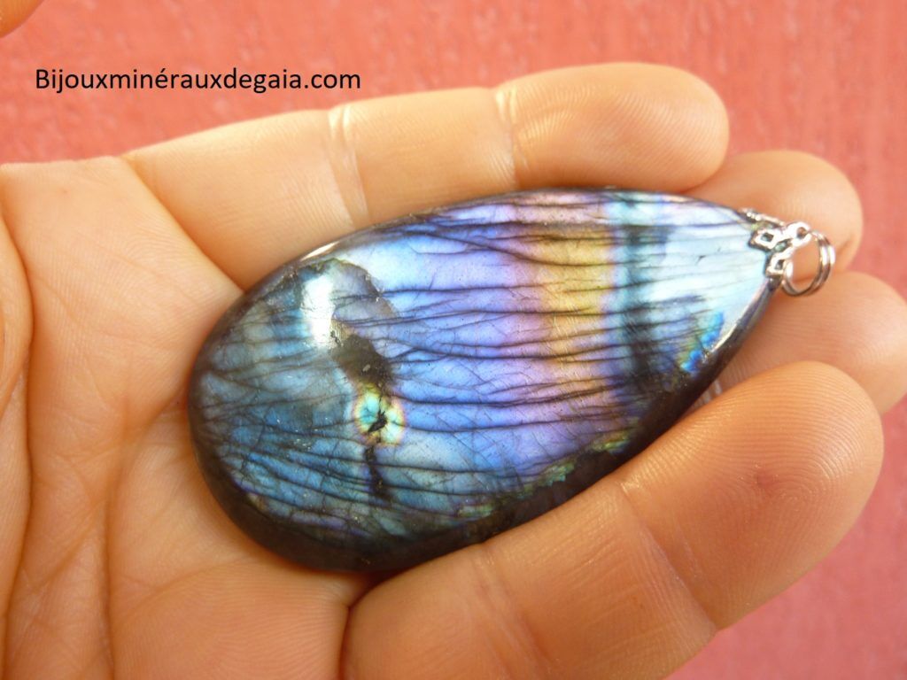Pendentif Labradorite violette Rare ! Poids 31,6 gr ref 2384