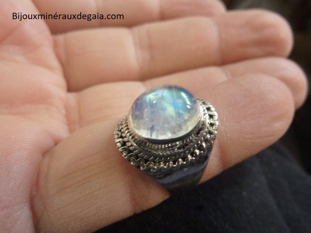 BAGUE PIERRE DE LUNE MONTURE EN ARGENT 925.TAILLE 54 REF 1593