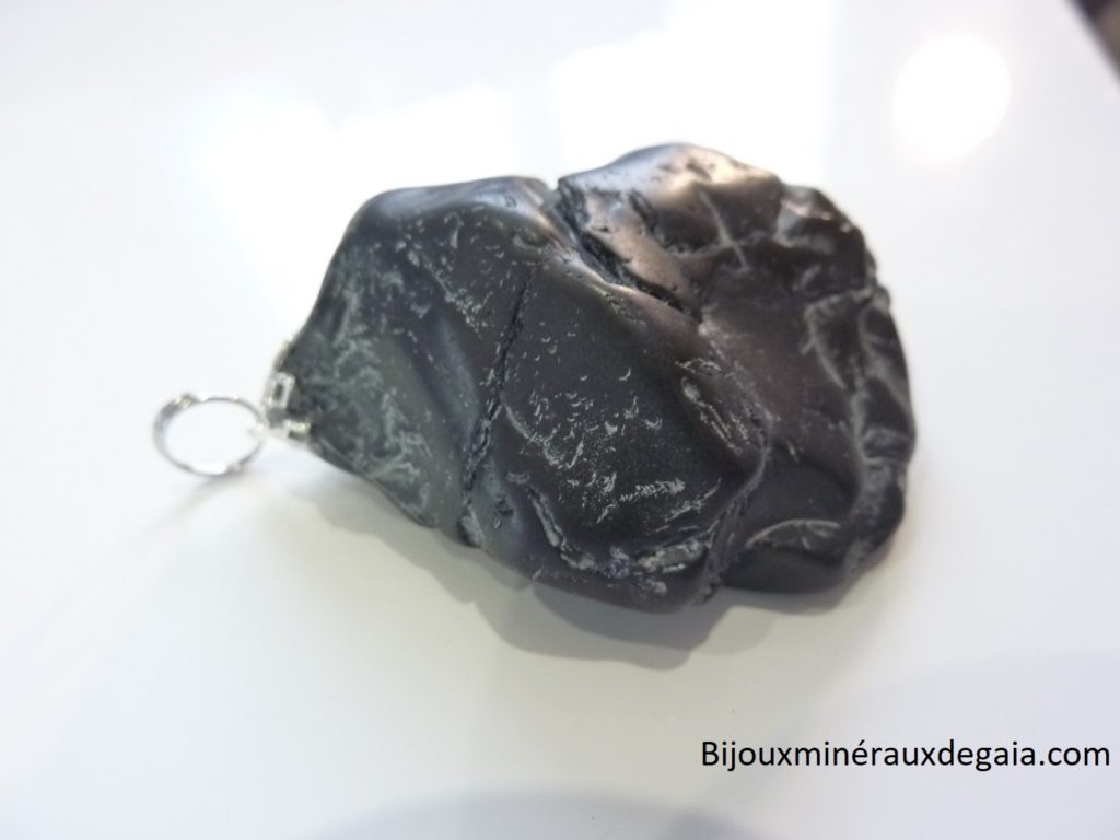 Pendentif Spinelle noir 48 gr ultra rare ref 2971