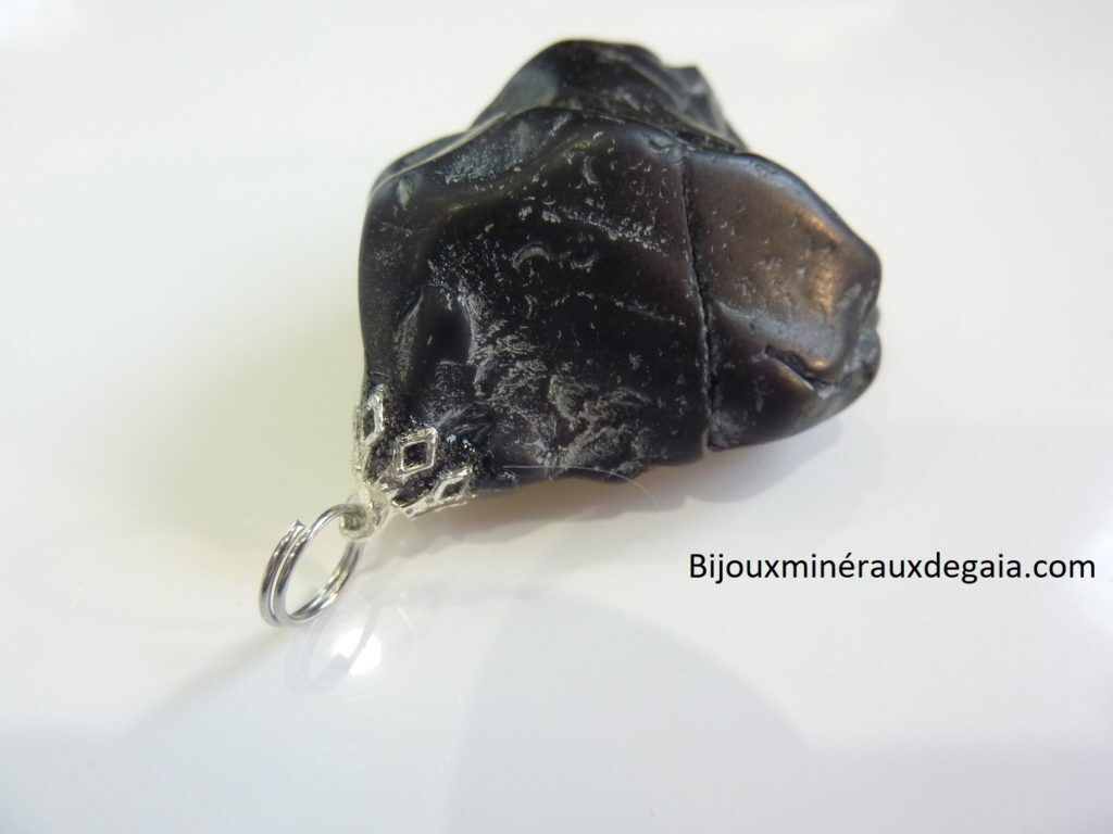 Pendentif Spinelle noir 48 gr ultra rare ref 2971