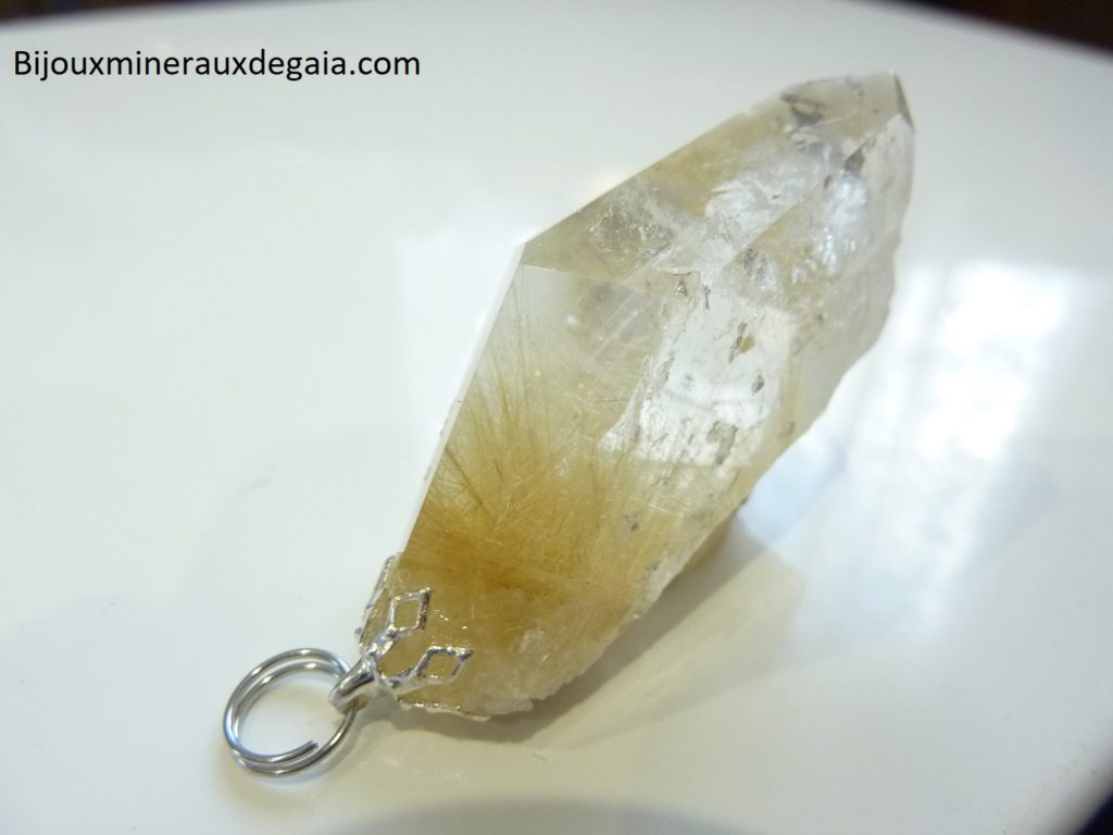 PENDENTIF QUARTZ RUTILE JOIE ET PROTECTION RARE ref 6010