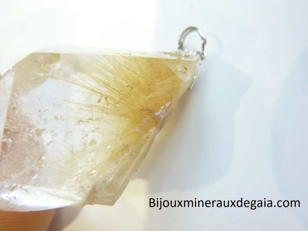 PENDENTIF QUARTZ RUTILE JOIE ET PROTECTION RARE ref 6010