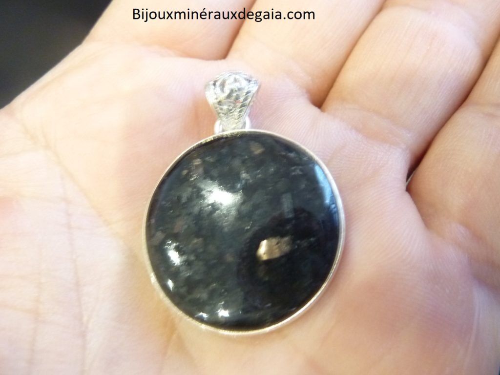 Pendentif Nuummite Véritable monture argent 925 Rare ref 1122